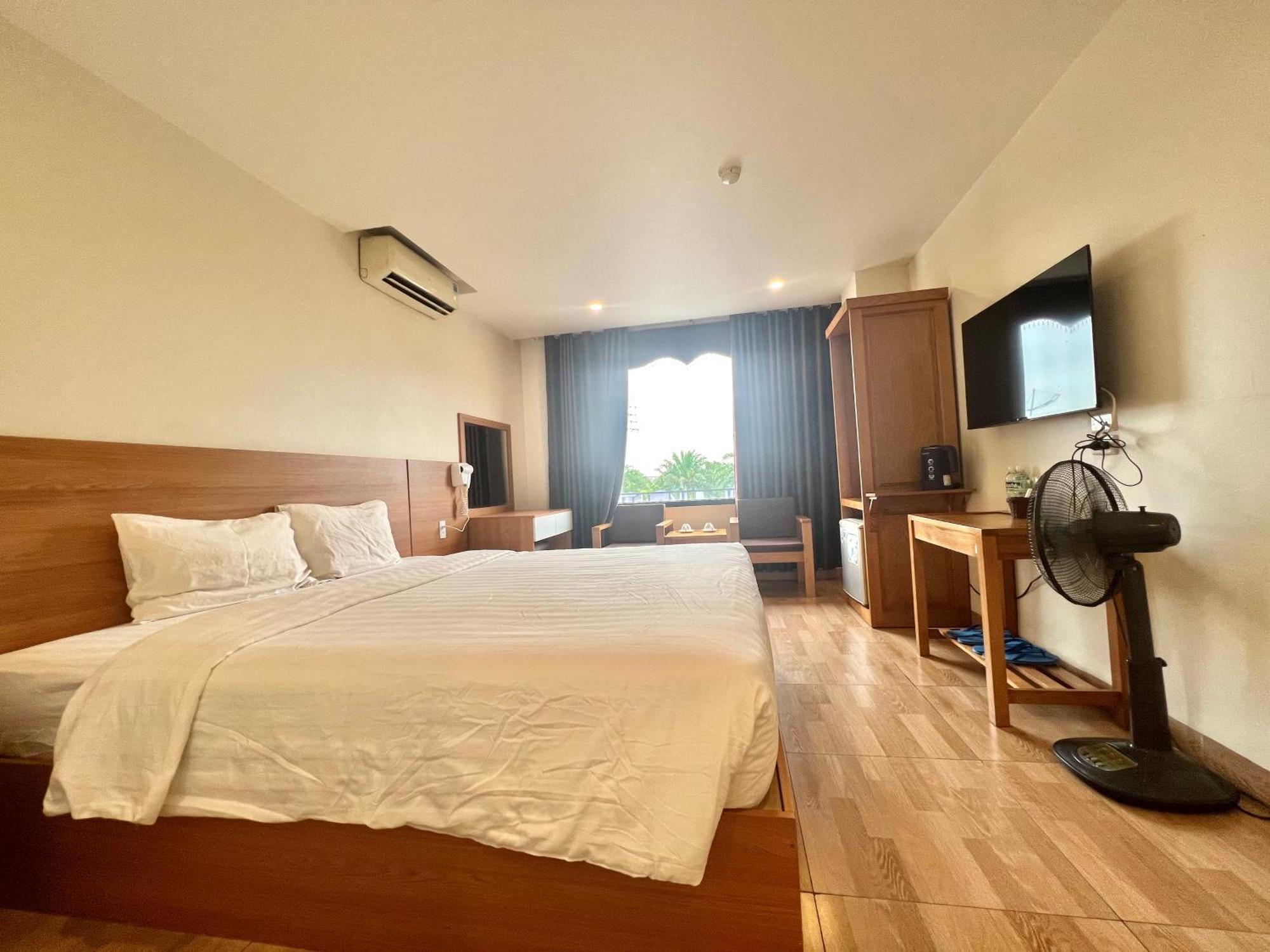 Dragon Airport Hotel 3*