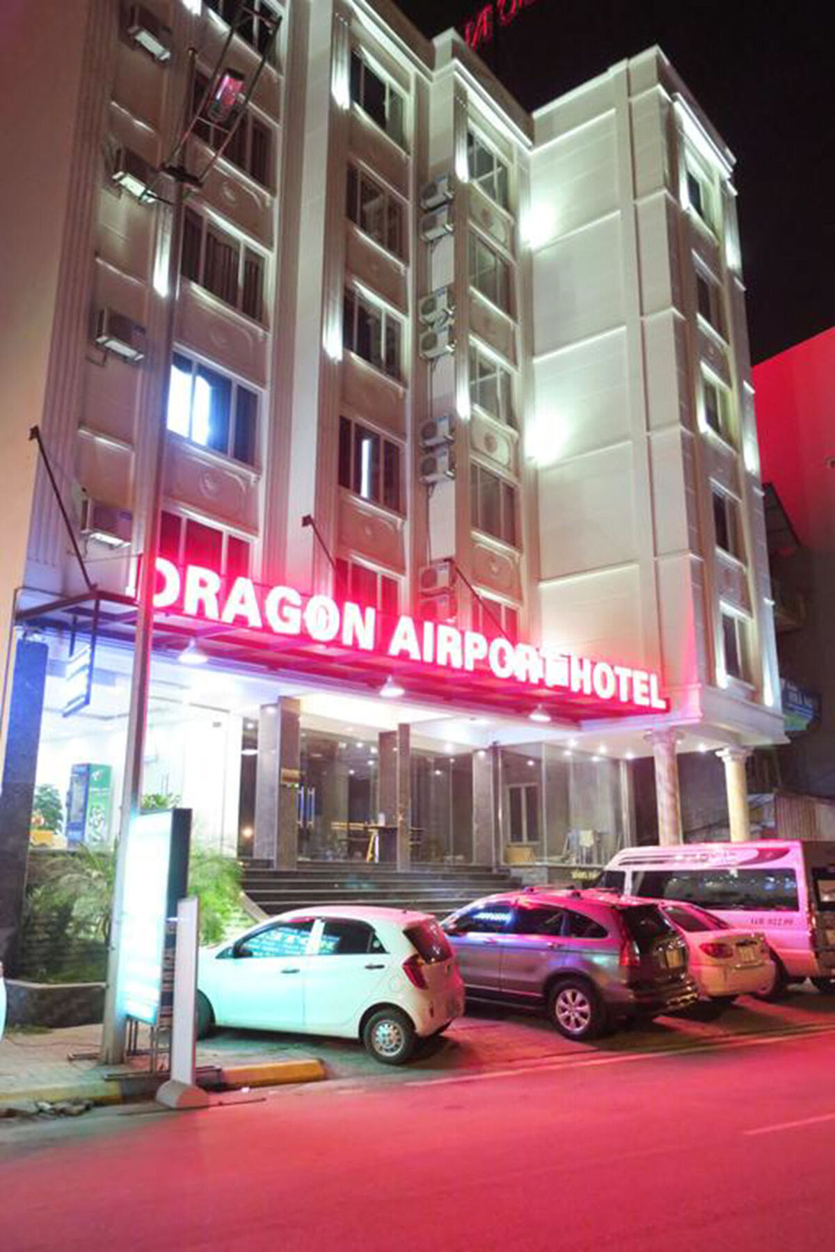 Dragon Airport Hotel 3*